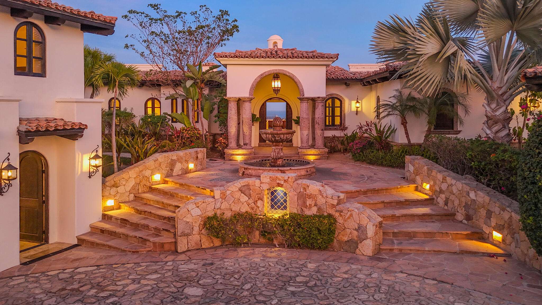 El Dorado Cove Club Welcome to this extraordinary Ocean – 1 La Riviera, Cabo Corridor, BS