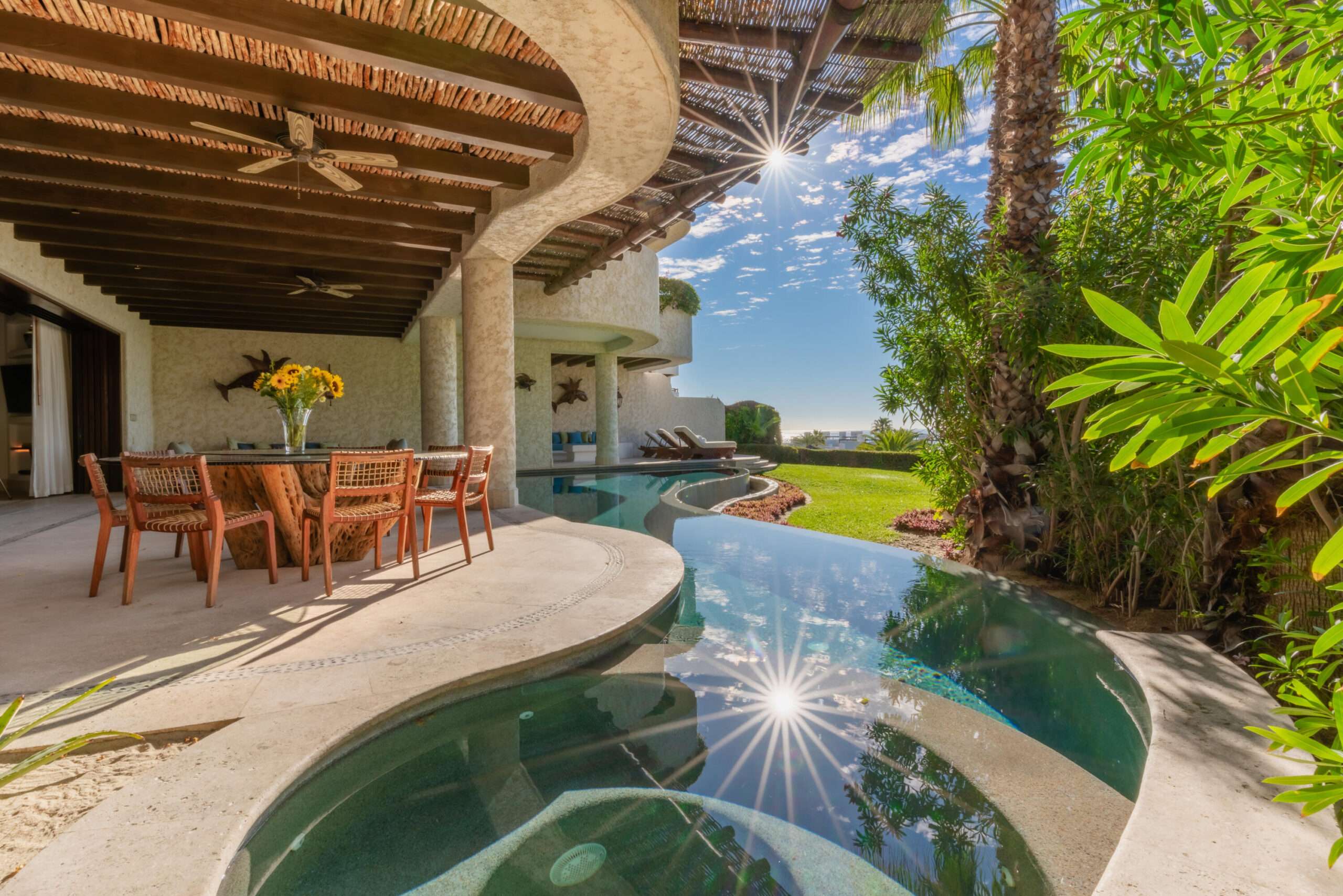 El Dorado Las Ventanas Luxurious 3-bedroom, 3.5-bath residence at Las Ventanas al Paraíso, A Rosewood Resort. This tranquil retreat features an expansive ocean- for sale
